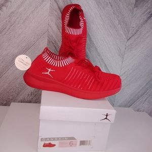 DANSKIN Women's Energy Sleep-On Lace-Up Sneaker Shoe Sz: 6.5 Red